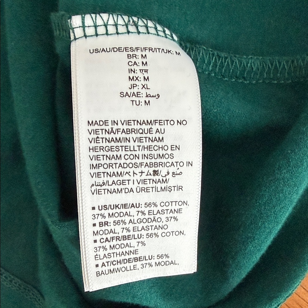 Amazon Essentials Dark Green Puff Sleeve Tee - Picture 8 of 9